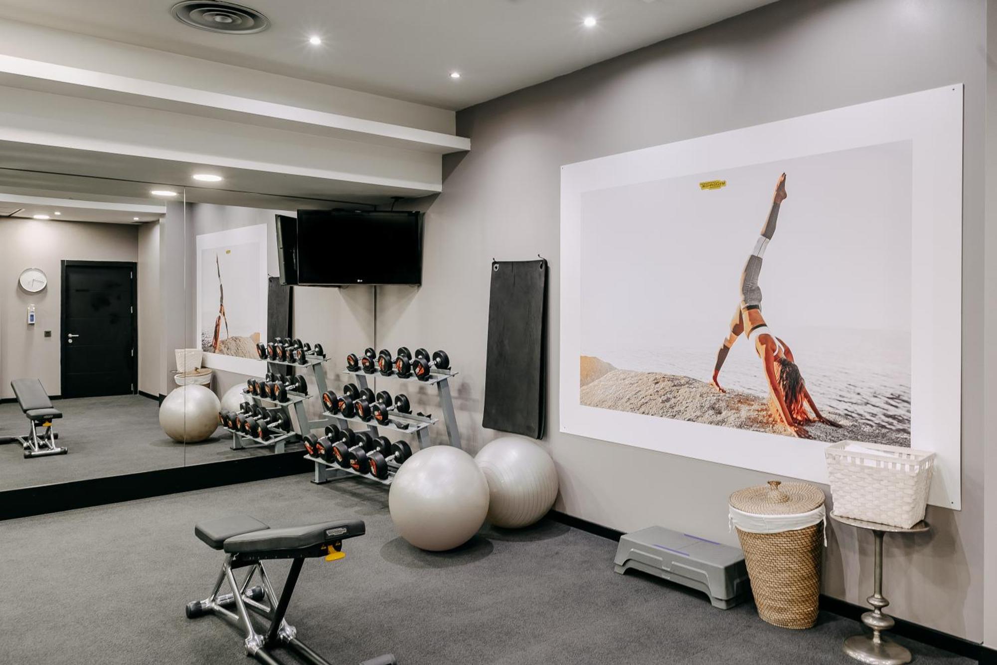 Hotel Fontecruz Lisboa Exterior foto The gym at the hotel